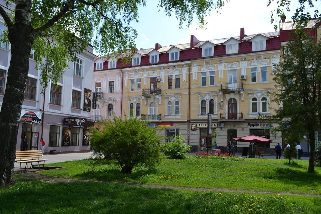 Executive Suite In The Centre Ternopil Exterior foto